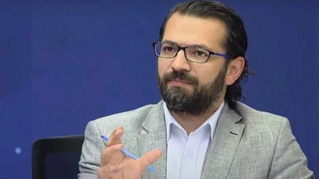 Gazeteci Hacı Yakışıklı, Akit'e veda etti