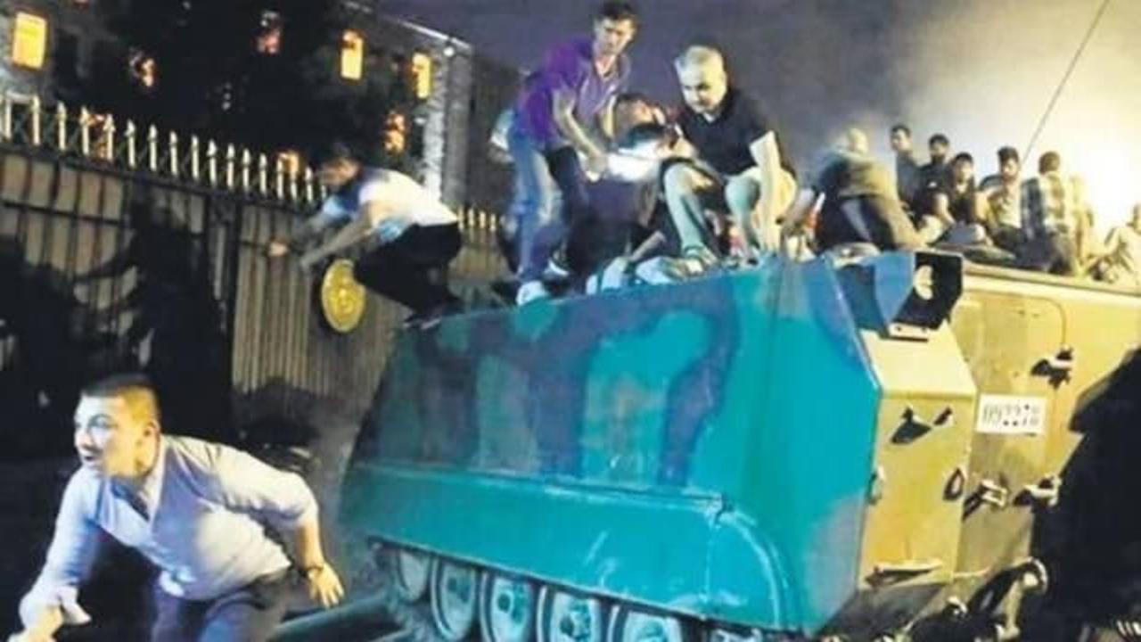 Gazi Konuralp: Tankların üzerine yürüdük
