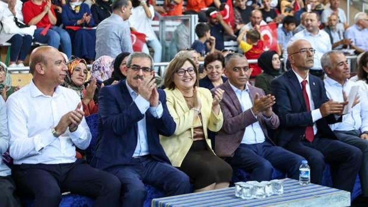 Gaziantep Büyükşehir'den bakkallara sepetli bisiklet desteği