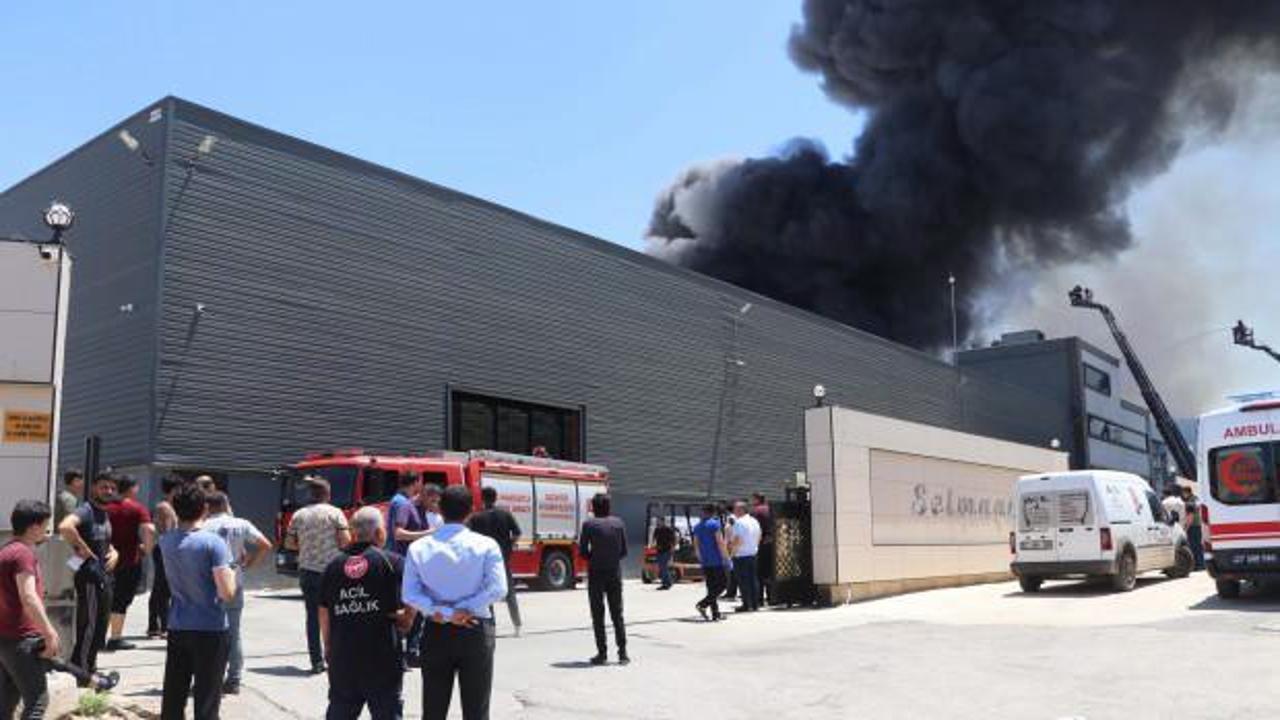 Gaziantep'te fabrika yangını: 10 kişi dumandan etkilendi