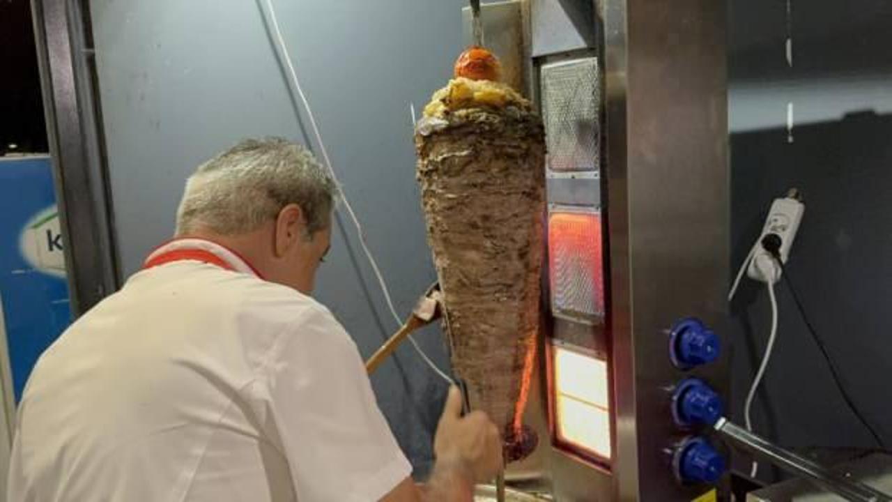 Gece döneri kokoreçe rakip oldu!