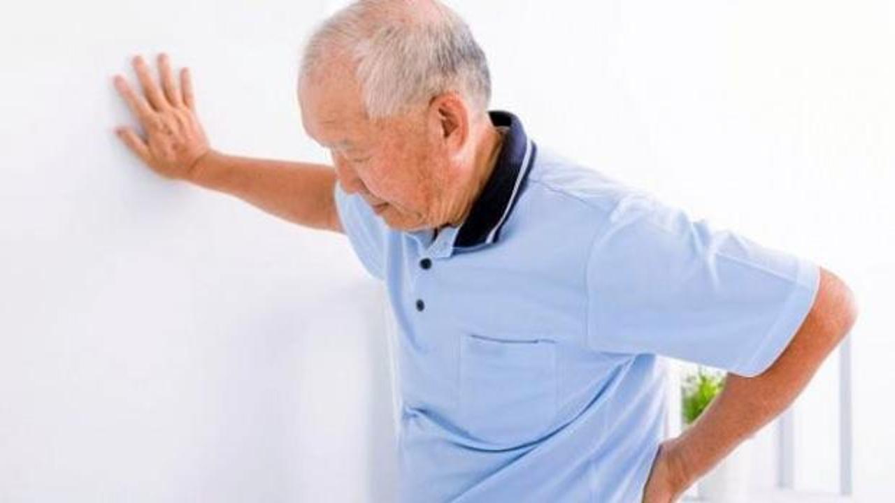 Geçim sıkıntısı gerçekten bel büküyormuş! Para sıkıntısı çekmek sırt ağrısını kronikleştiriyor