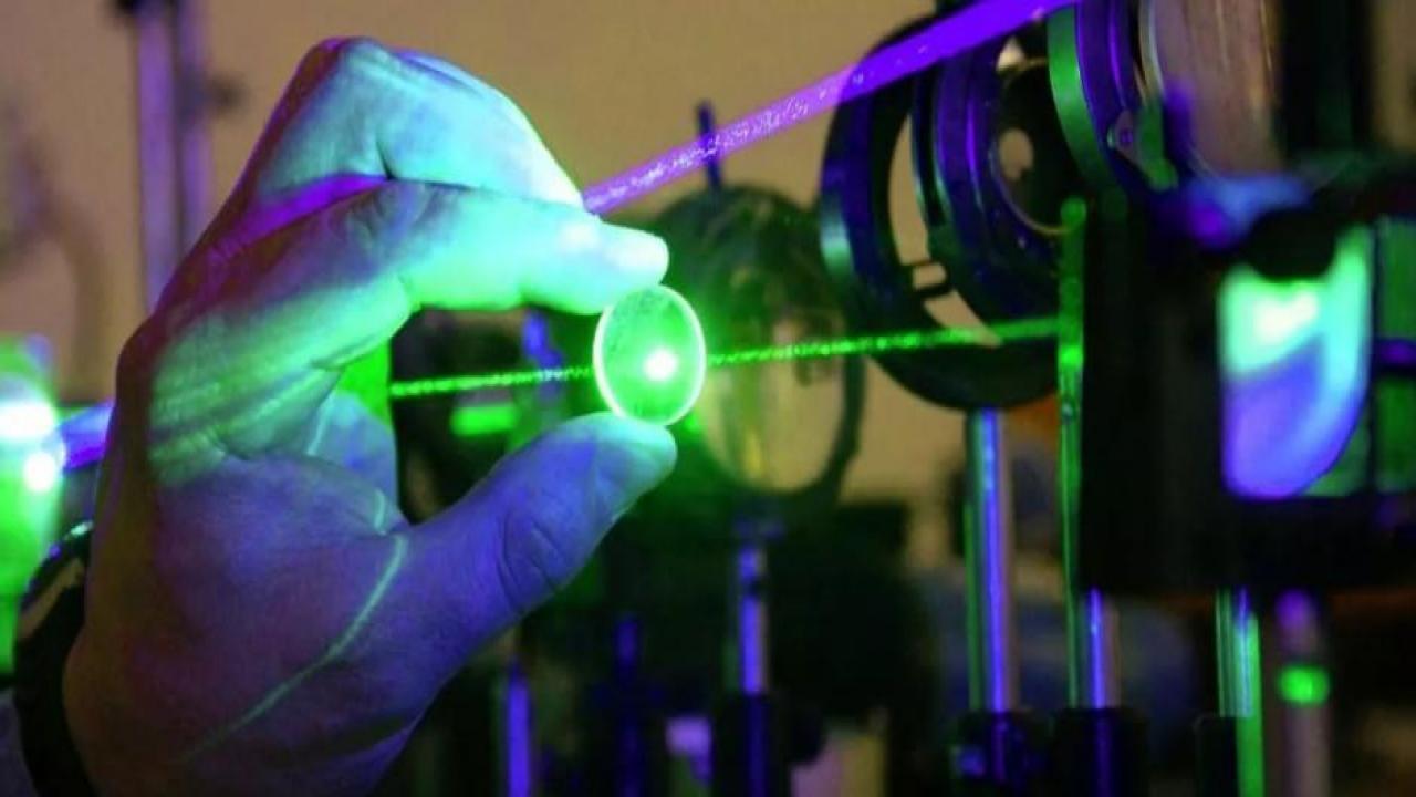 Geleceğin petrolünde ABD'yi solladılar! Küçük ülkeden inanılmaz başarı