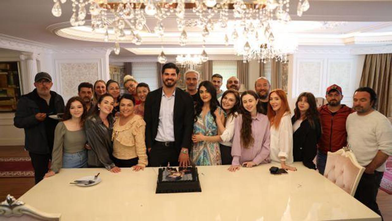 Gelin dizisinin Cihan'ına sürpriz doğum günü partisi