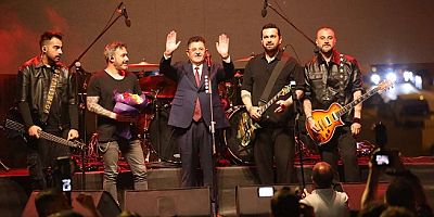 GENÇLİK FESTİVALİ’NDE PERA RÜZGARI