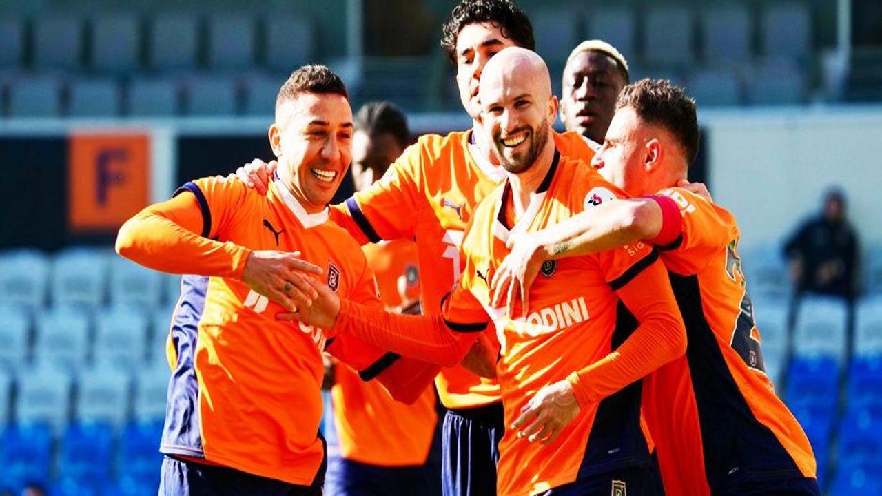 Ghezzal bir ilki yaşadı! Başakşehir fişi 90+11'de çekti