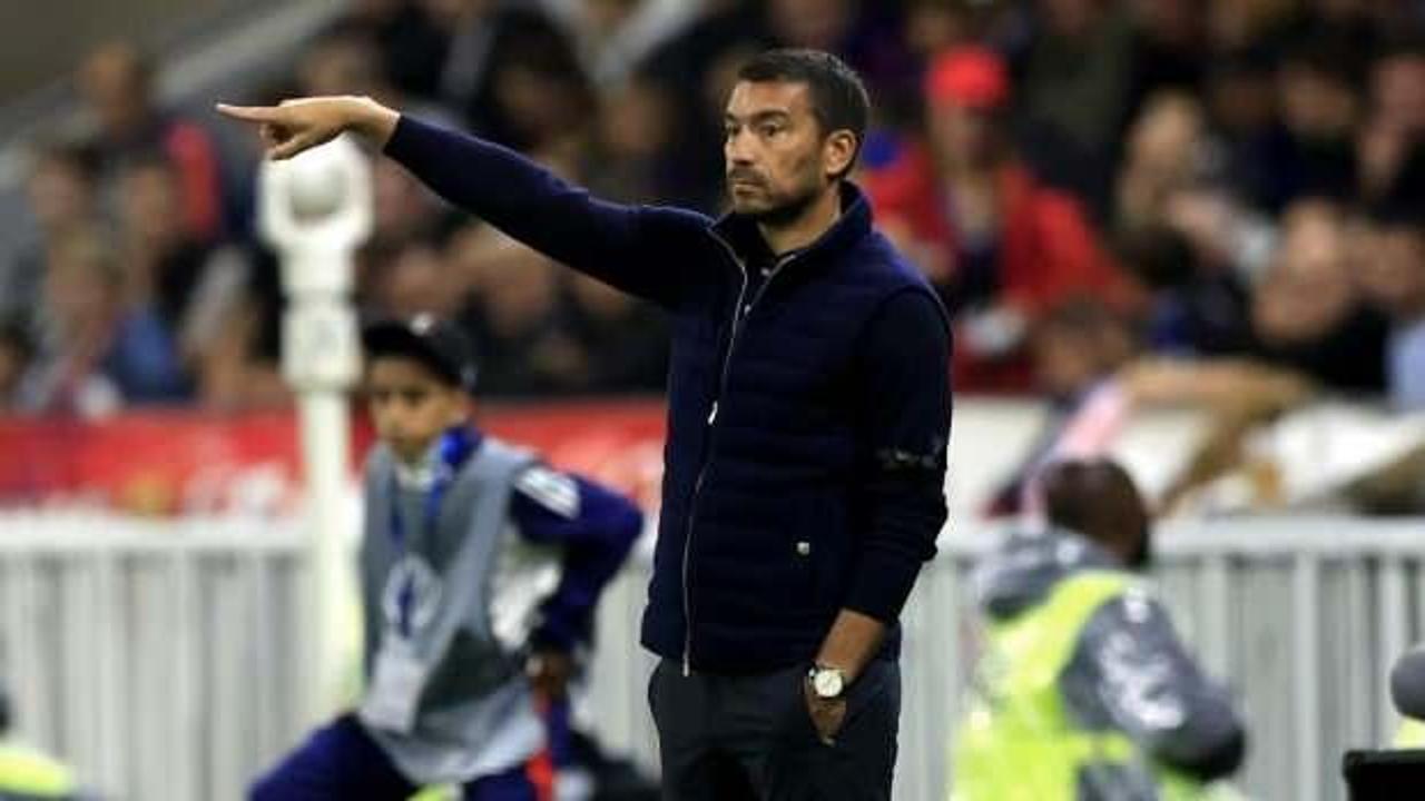 Giovanni Van Bronckhorst, maça dokunmak için son yarım saati bekliyor