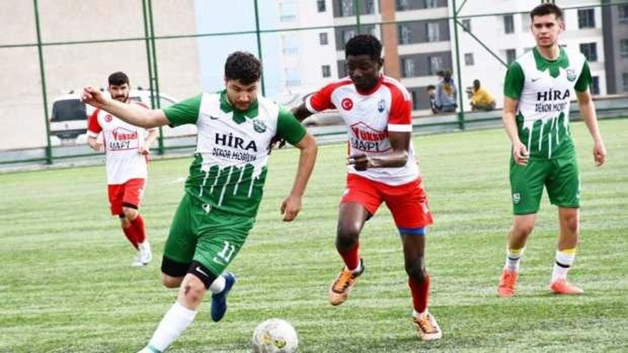 Gol yağmuru değil kırmızı kart yağmuru! Amatör'de gergin maç