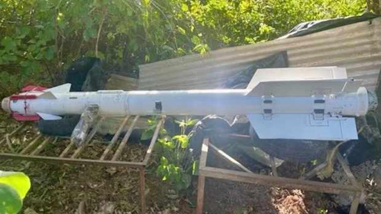 Görenleri şaşkına çevirdi: Evinin bahçesinde hava savunma füzesi saklamış!