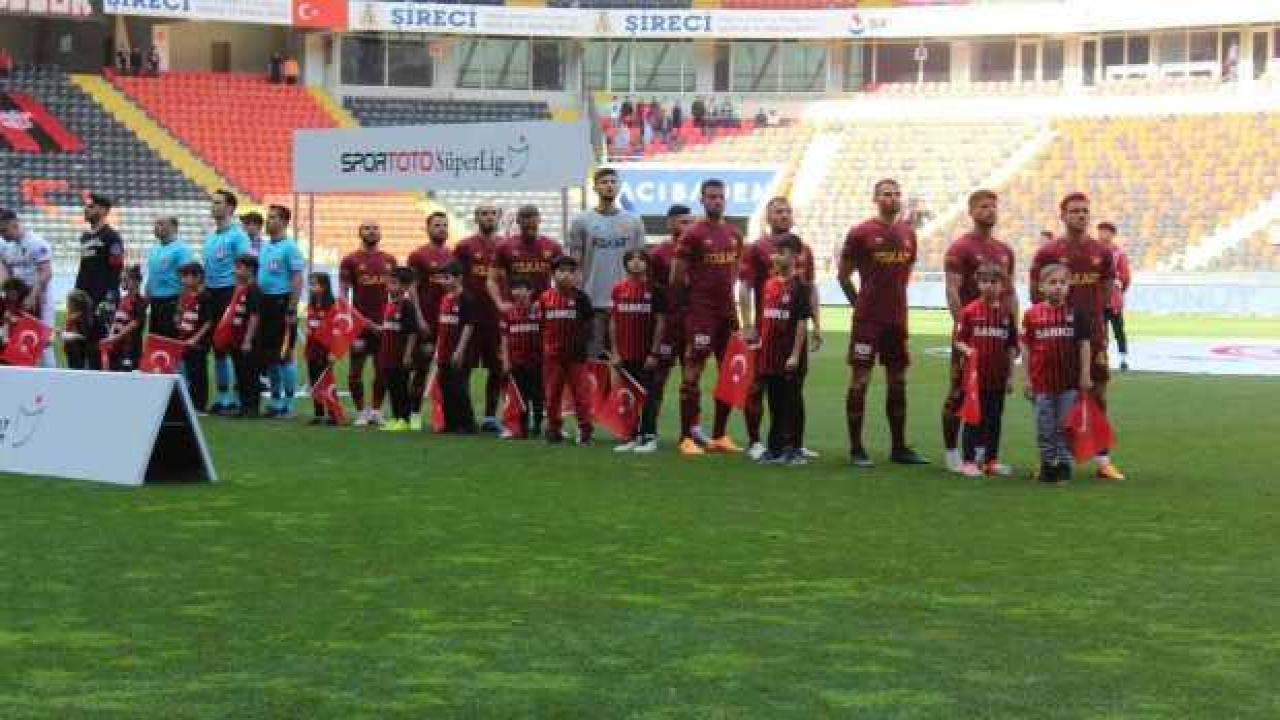 Göztepe'de sahne gençlerin