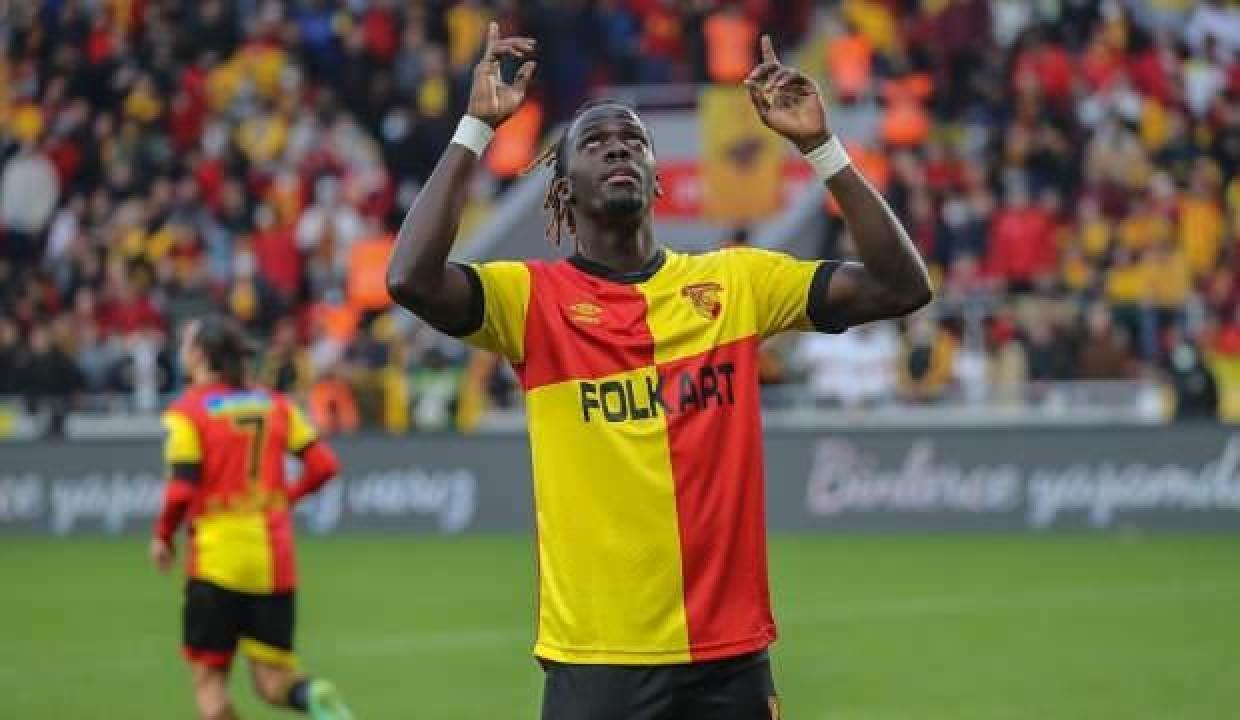 Göztepe'ye Ndiaye için resmi teklif geldi