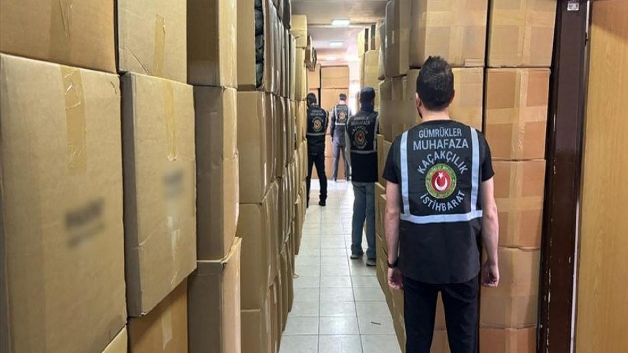 Gümrük Muhafaza ekiplerinden İstanbul'da kaçak tütün ürünü operasyonu