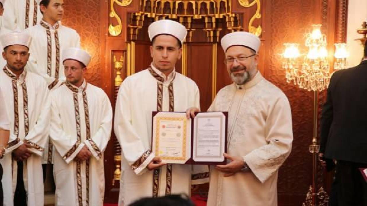 Hafızlık icazet belgelerini Diyanet İşleri Başkanı Ali Erbaş’tan aldılar