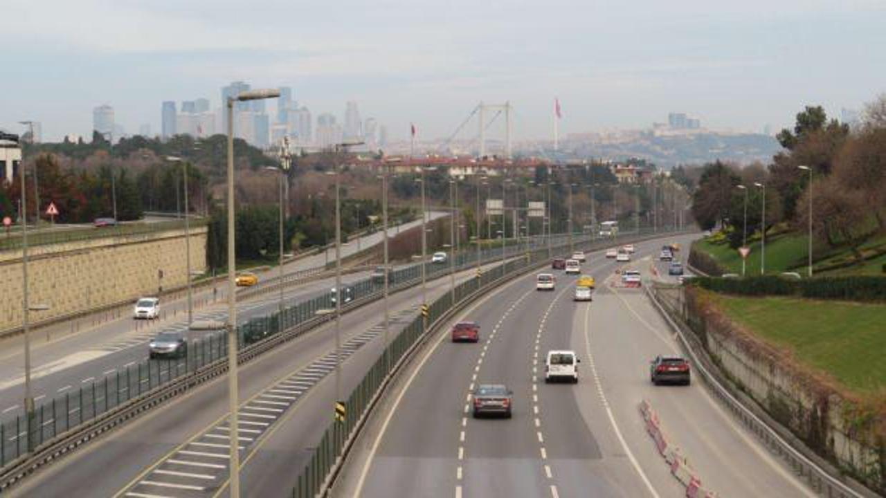 Haftanın ikinci gününde İstanbul'da yollar boş kaldı