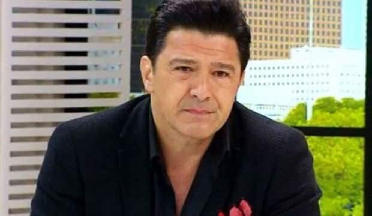 Hakan Ural acı haberi canlı yayında aldı