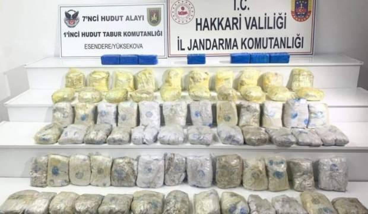 Hakkari'de zehir tacirlerine darbe: 127 kilogram eroin ele geçirildi