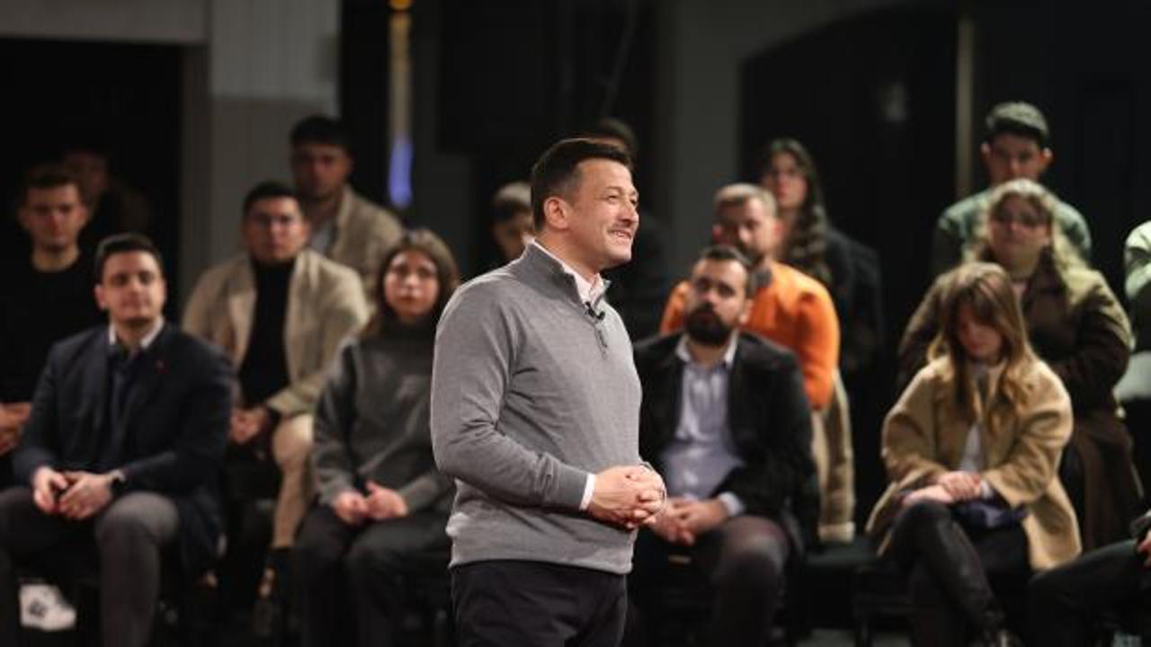 Hamza Dağ'dan gençlere İzmir Kart müjdesi
