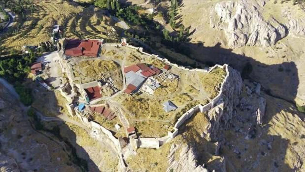 Harput Kalesi'nde yaklaşık 1000 yıllık olduğu düşünülen saray mutfağı bulundu
