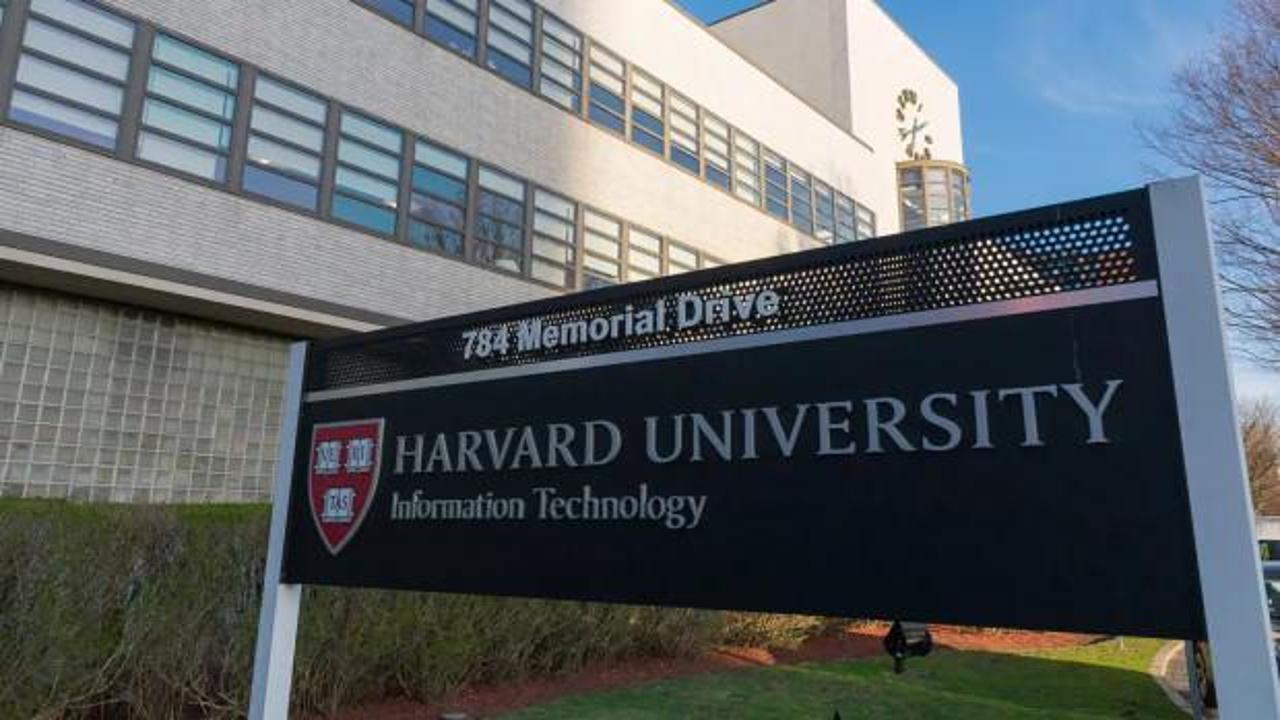 Harvard Üniversitesi'ne 