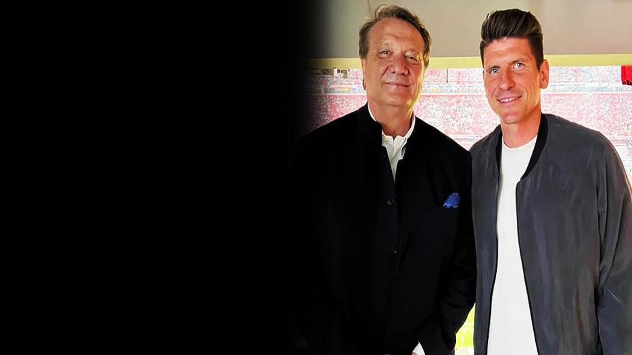 Hasan Arat, Mario Gomez ile görüştü!