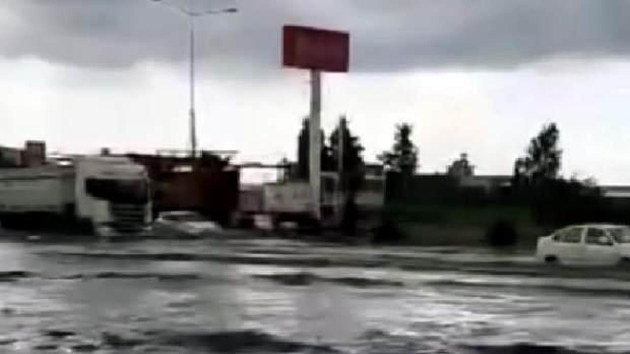 Hatay'da sağanak; ev ve iş yerleri su ile doldu