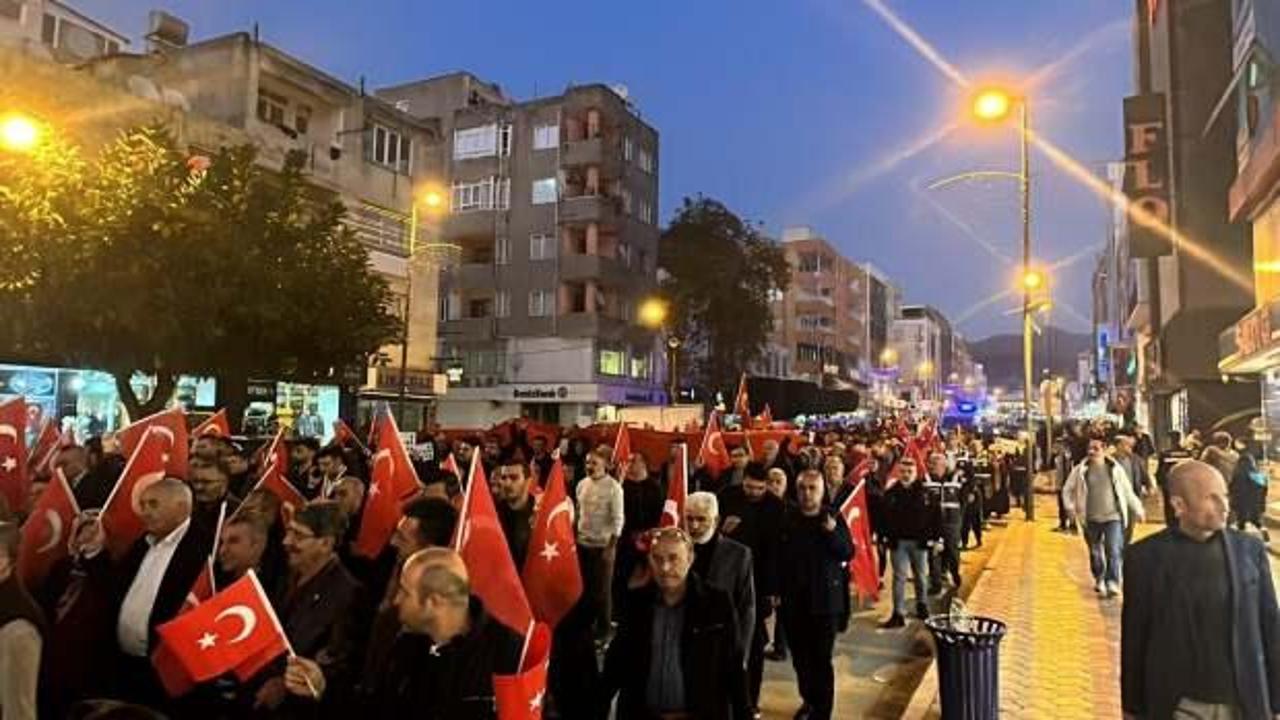 Hataylılar 12 şehit asker için yürüdü: Kahrolsun PKK