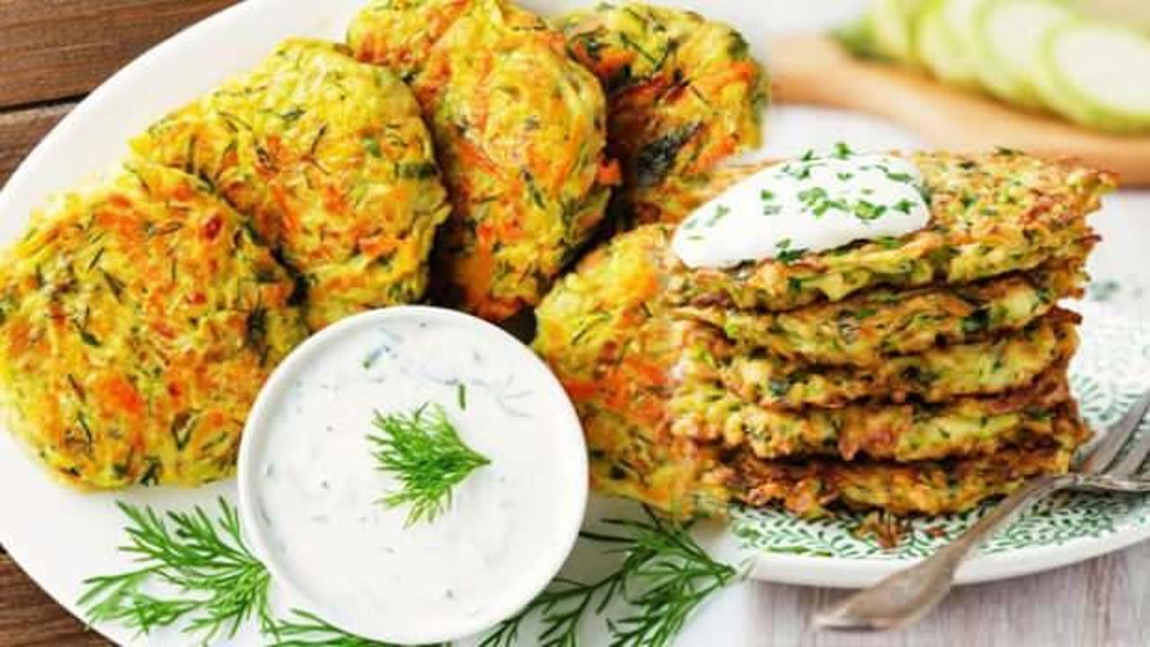 Her öğünün kahramanı: Patatesli kabak mücveri nasıl yapılır?