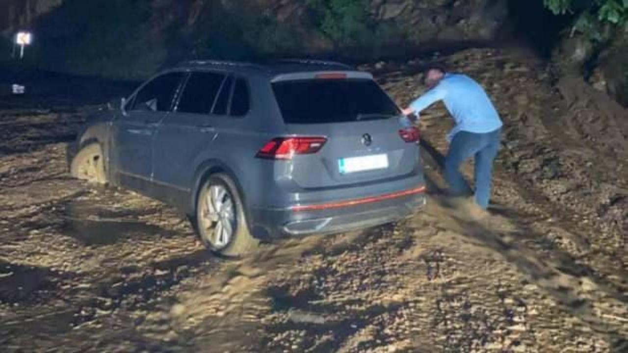 Heyelan nedeniyle kapanan Artvin-Şavşat kara yolu ulaşıma açıldı