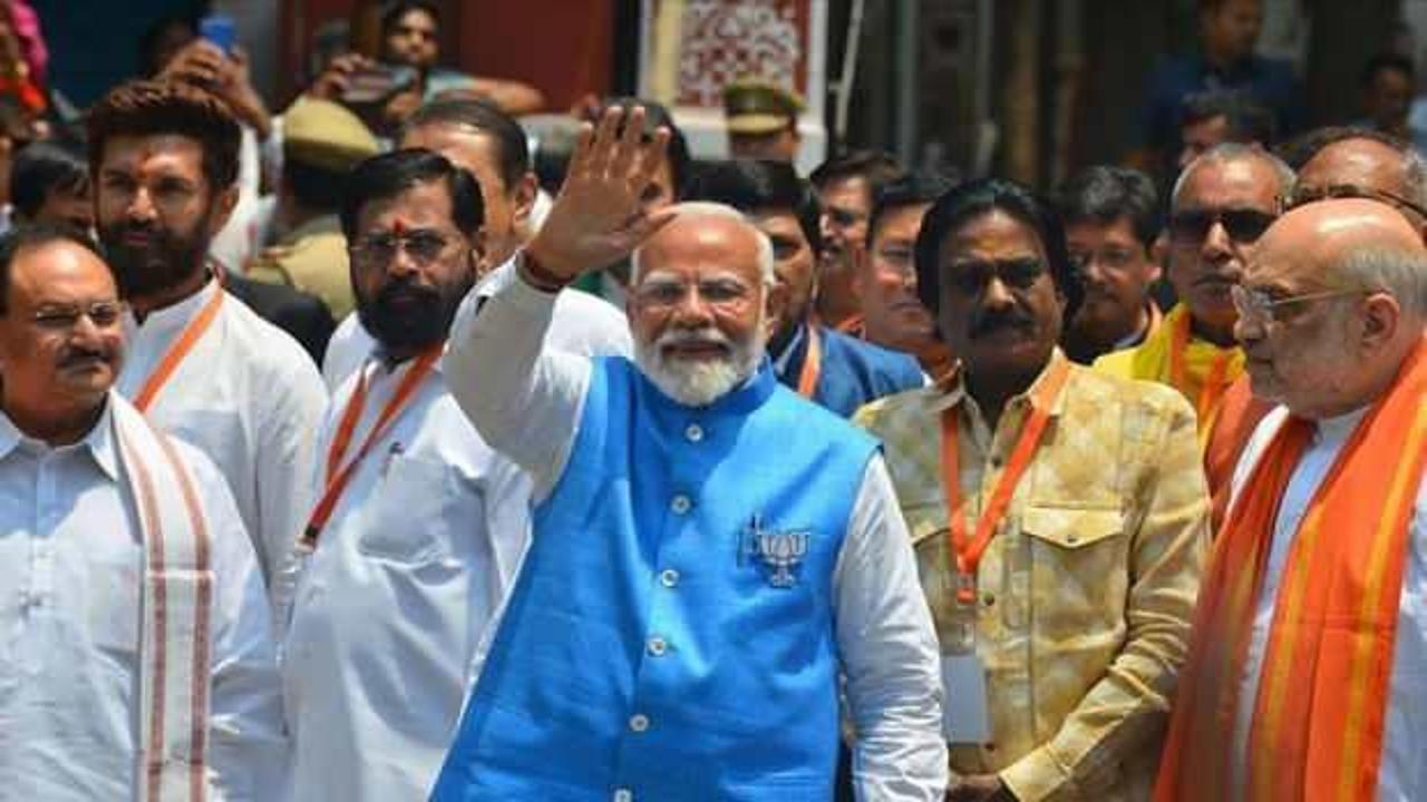 Hindistan'da Modi üçüncü kez başbakan olarak yemin etti