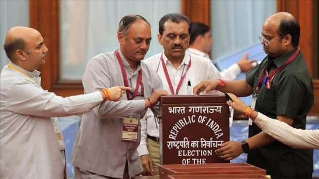 Hindistan'da seçim: 1 milyar kişi oy kullanacak
