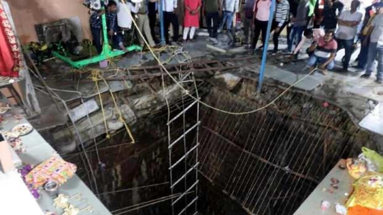 Hindistan'da tapınakta facia: 35 ölü
