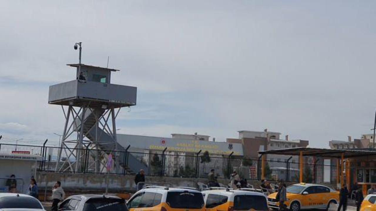 Hırsızlıktan cezaevine giren yakınını ziyarete gitti, hırsızlık yaptı