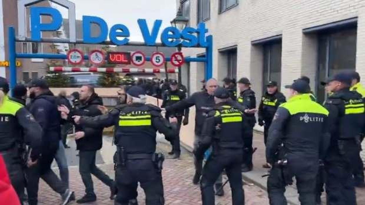 Hollanda polisinden Türk taraftarlara coplu müdahale