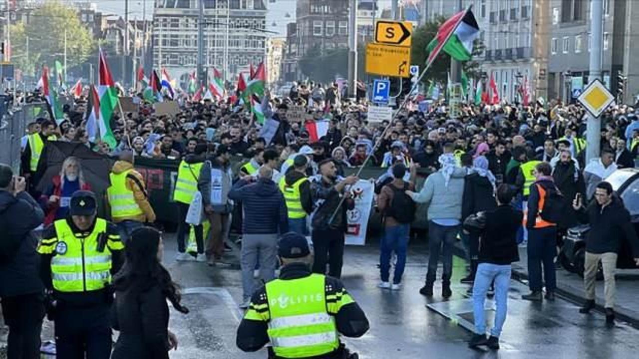 Hollanda'da Filistin'e destek gösterisinde 3 kişi gözaltına alındı