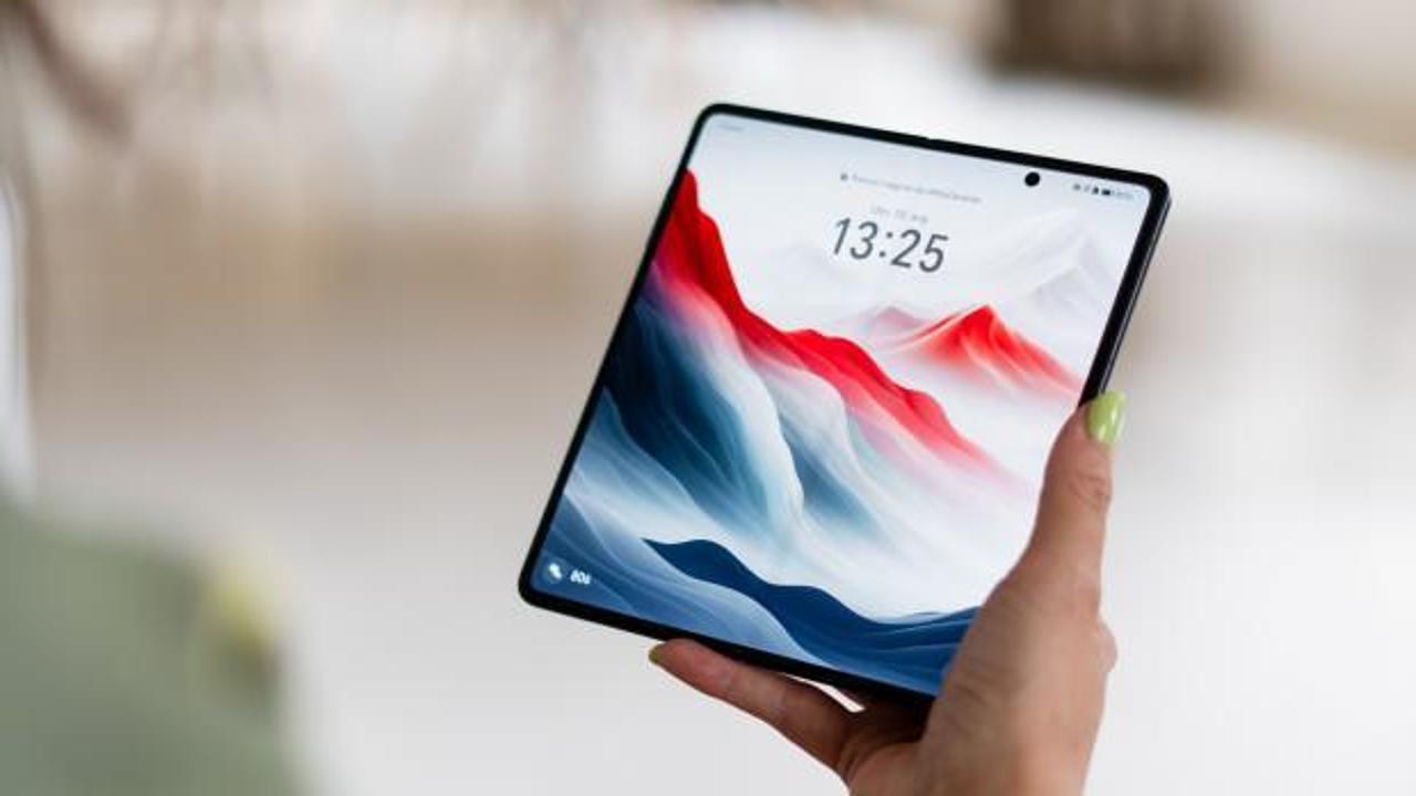 Honor Magic V3 Türkiye'de 80 bin TL'ye satışa sunuldu: Katlanabilir ekranda yeni dönem!