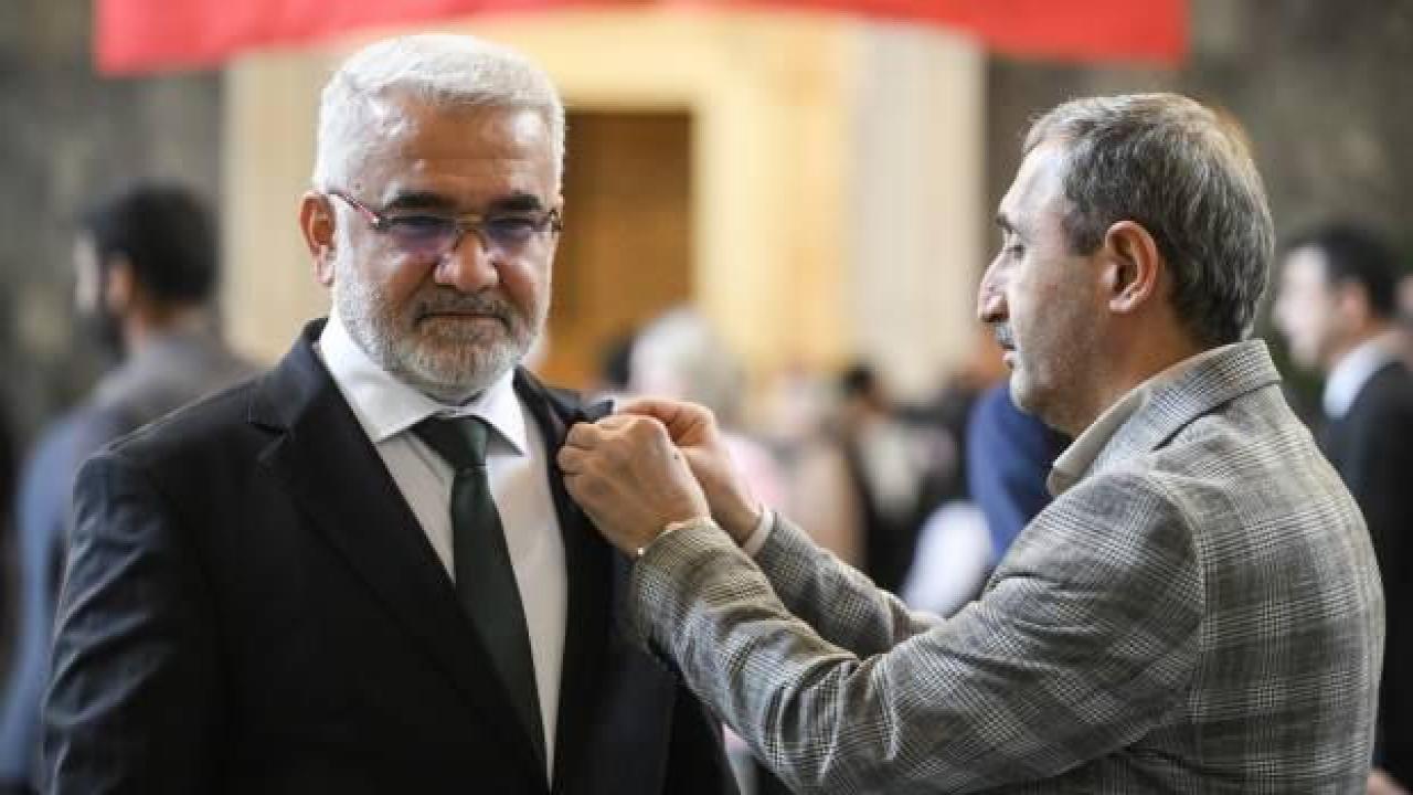 HÜDA PAR Genel Başkanı Yapıcıoğlu, milletvekili kaydını yaptırdı