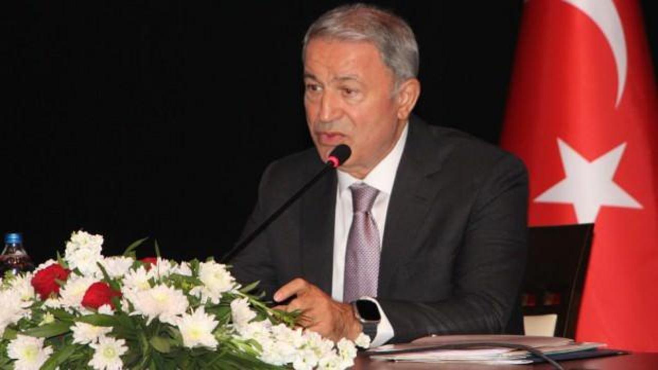 Hulusi Akar: Teröristlerin önünde iki yol var...
