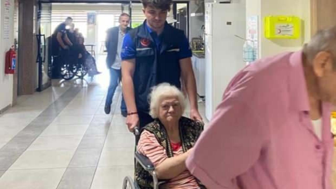 Huzurevi sakinlerine afet farkındalık eğitimi verildi