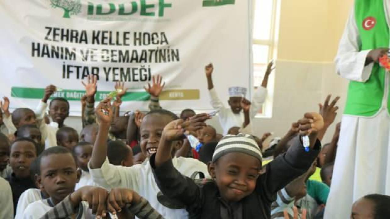 İDDEF dünyanın dört bir yanında Mevlid Kandili programları düzenledi