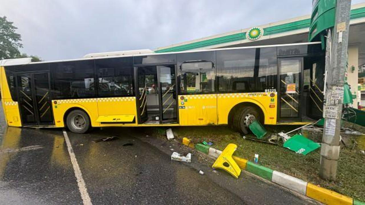 İETT otobüsü 3 araca çarpıp akaryakıt istasyonuna daldı: 1’i ağır 3 yaralı