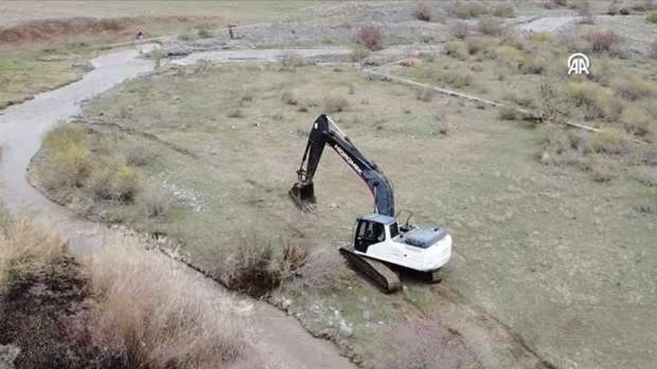 Iğdır'daki 200 kilometrelik sulama kanalları temizleniyor