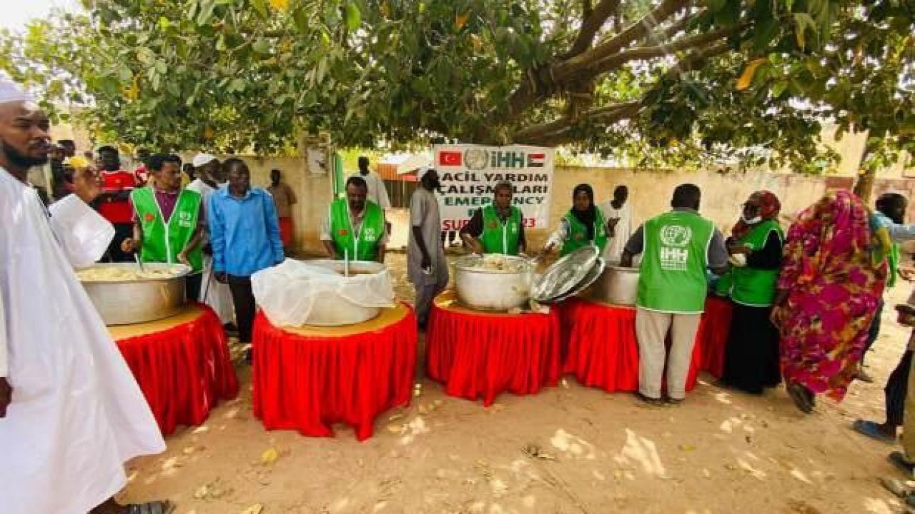 İHH’dan Çad’a göç eden Sudanlılara insani yardım