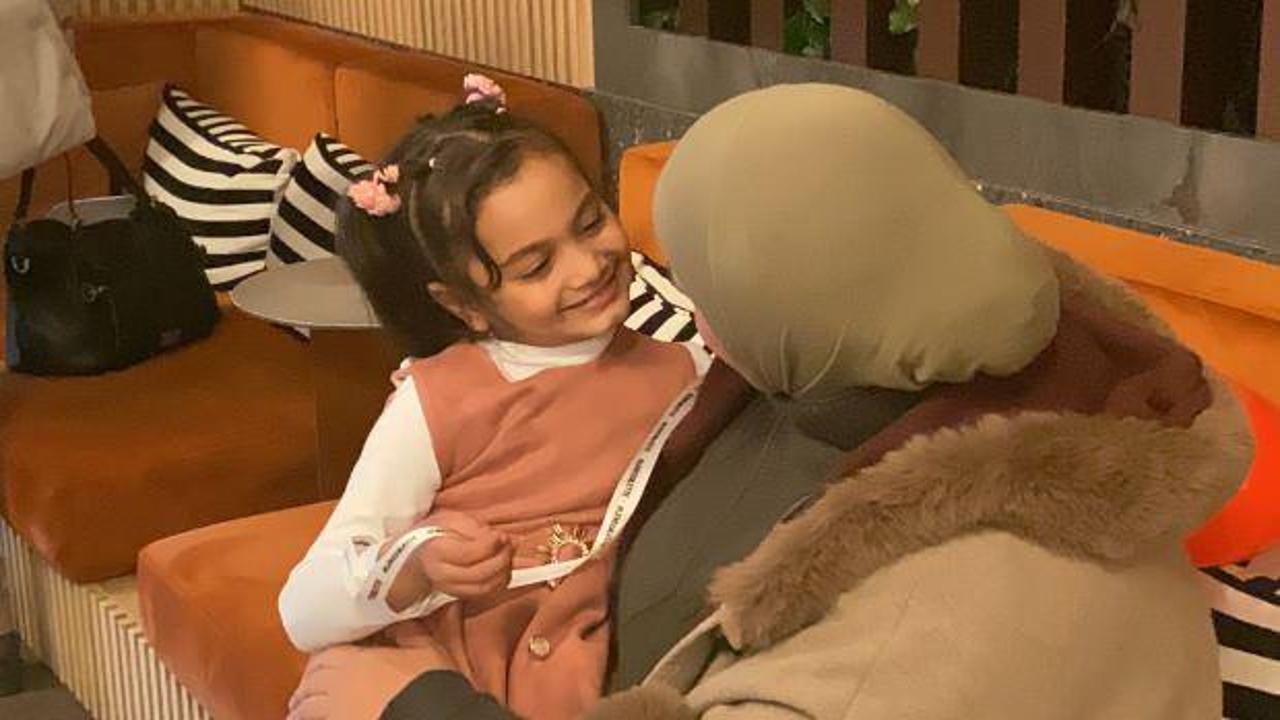 İHH'nin Suriye'deki yetimhanesinde kalan Hind Yusuf, Avustralyalı ailesine kavuştu