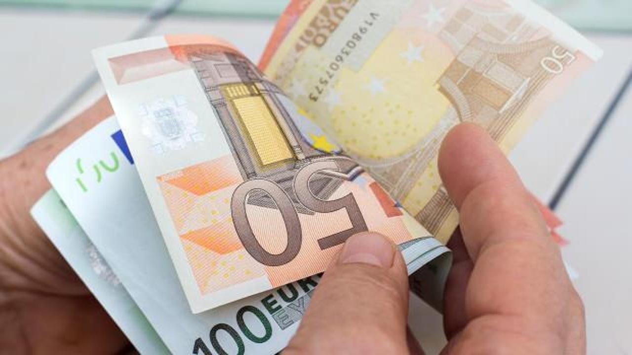 İkinci el mağazasındaki çantadan yaklaşık 23 bin euro çıktı