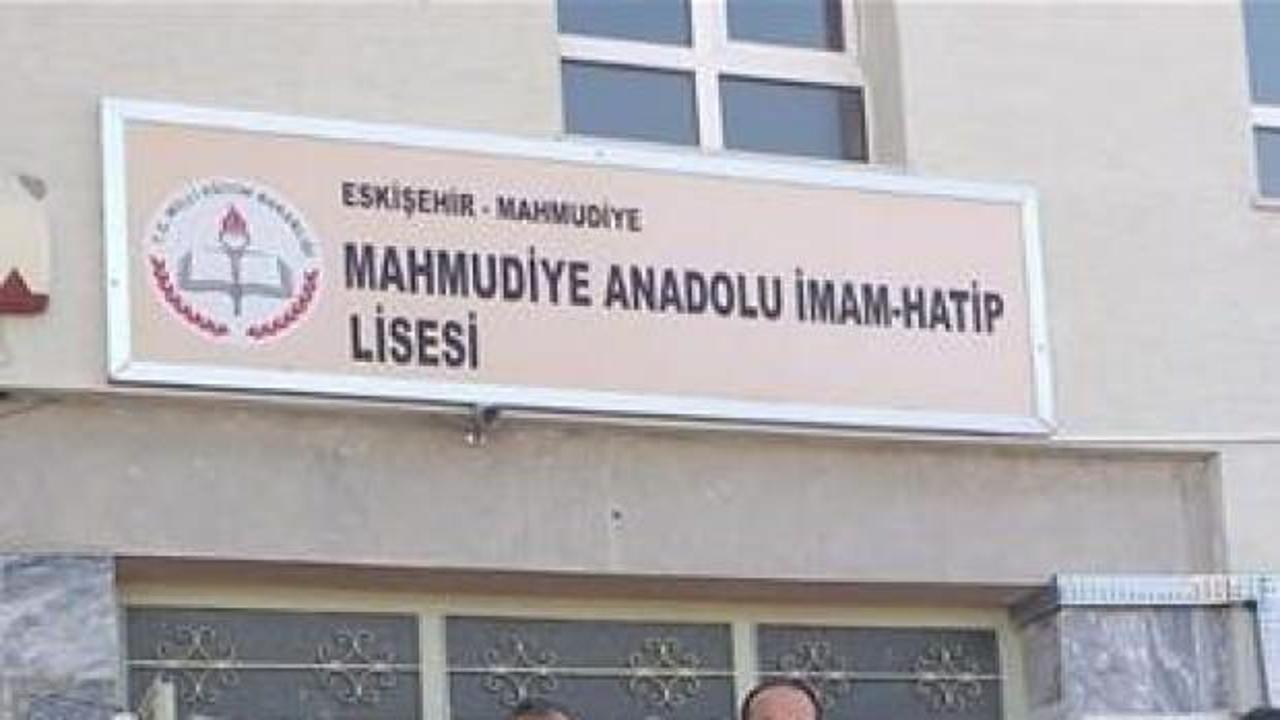 İmam Hatip Lisesi müdüründen skandal paylaşımlar!