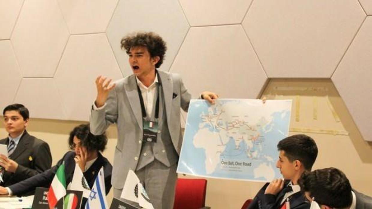 İmam Hatipli Can Ahmet dünya çapında yüksek prestijli MUN konferanslarına damga vurdu