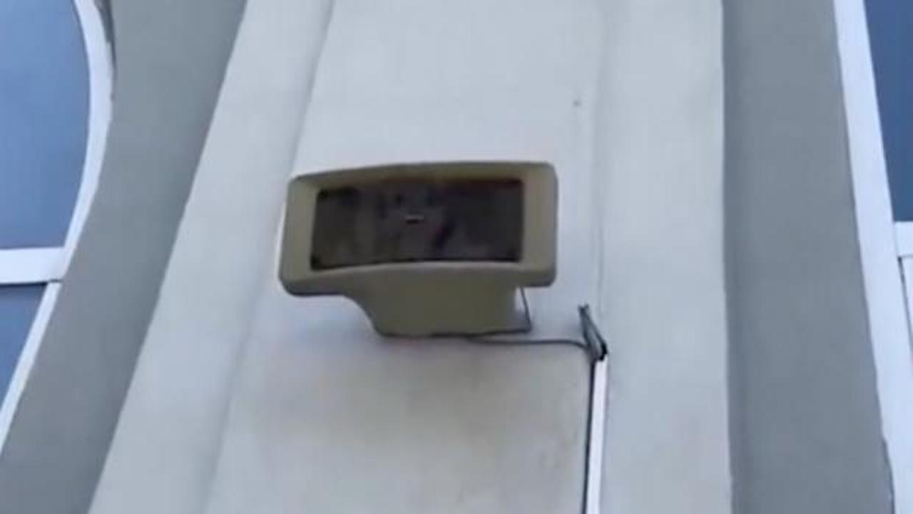 İmam, hoparlörden gelen sesi duyunca camiye koştu! Nedeni ise gülümsetti...