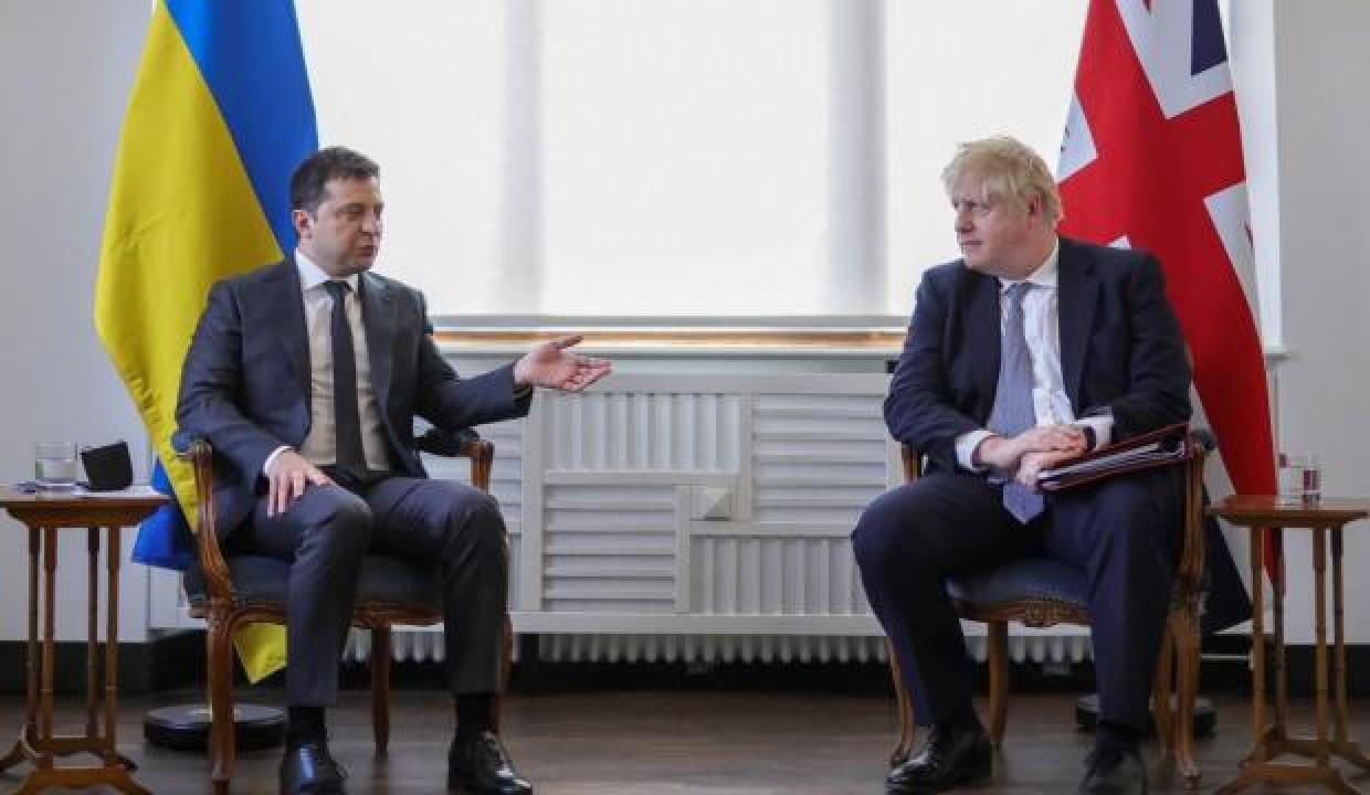 İngiltere Başbakanı Johnson, Ukrayna Devlet Başkanı Zelenskiy ile telefonda görüştü