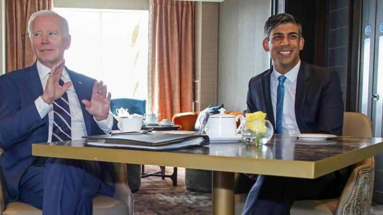 İngiltere Başbakanı Sunak ile ABD Başkanı Biden, Kuzey İrlanda'da bir araya geldi