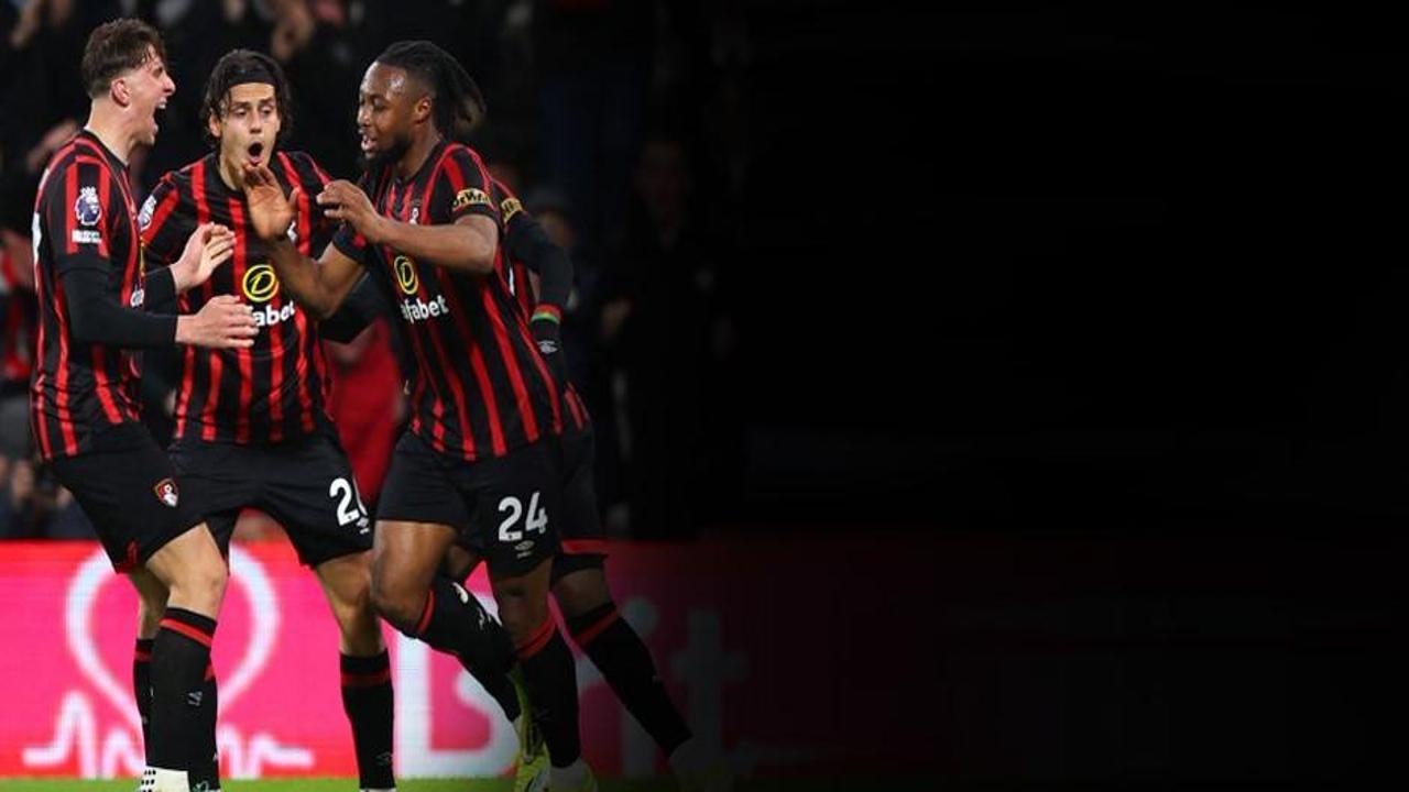 İngiltere'de 7 gollü çılgın düello! Enes Ünal ve arkadaşları 3-0'dan döndü